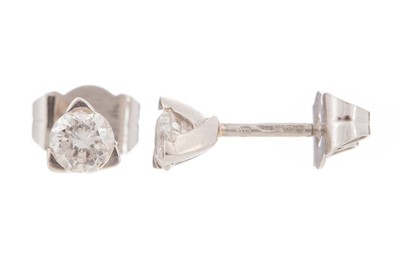 Lot 405 - PAIR OF DIAMOND STUD EARRINGS