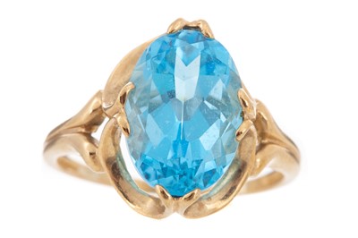 Lot 410 - TOPAZ RING