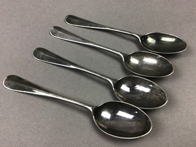Lot 624 - A SET OF SIX SILVER TEASPOONS, TWO FURTHER AND A FORK