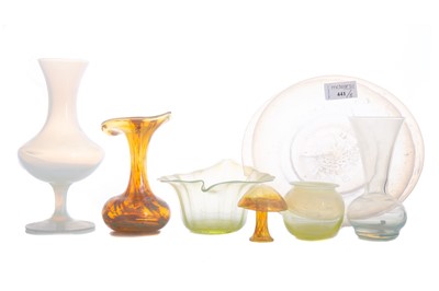 Lot 567 - COLLECTION OF OPALESCENT GLASS WARE
