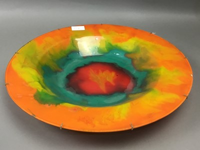 Lot 752 - A MURANO GLASS CHARGER, AN ICE BUCKET, AND TWO GOBLETS