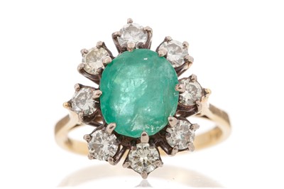 Lot 426 - EMERALD AND DIAMOND RING