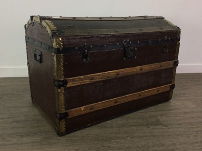 Lot 150a - AN EARLY 20TH CENTURY DOME TOPPED TRUNK