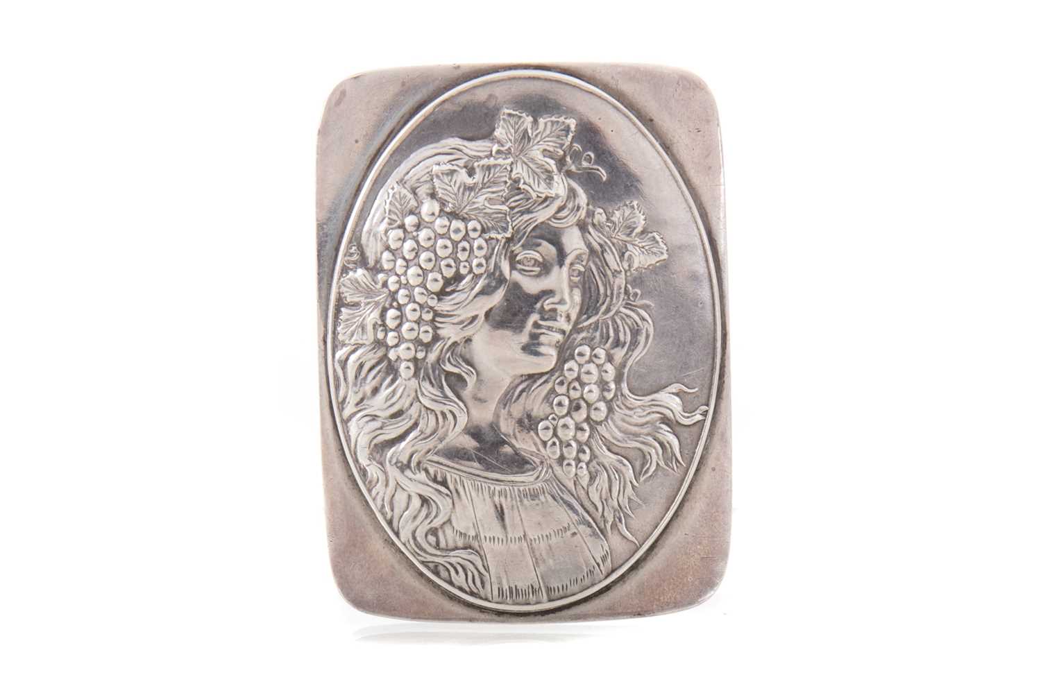 Lot 80 - ART NOUVEAU SILVER BELT BUCKLE