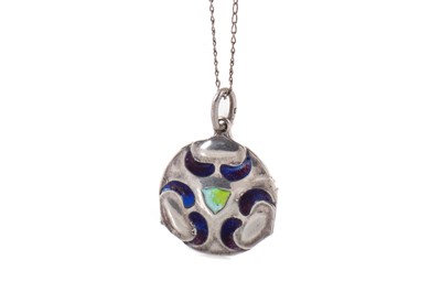 Lot 82 - ART NOUVEAU SILVER AND ENAMEL PENDANT