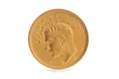 Lot 63 - GOLD HALF PAVLAVI