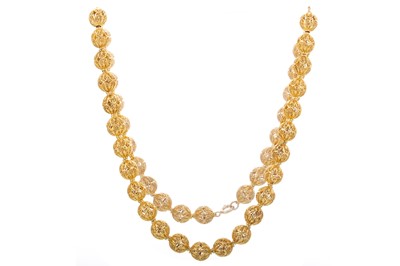 Lot 454 - GOLD BALL NECKLACE