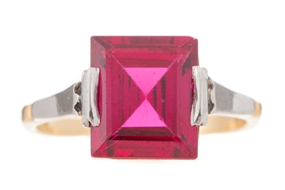 Lot 489 - SYNTHETIC RUBY RING