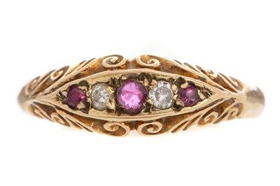 Lot 481 - RUBY AND DIAMOND RING