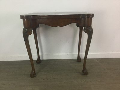 Lot 79 - A MAHOGANY TURNOVER CARD TABLE