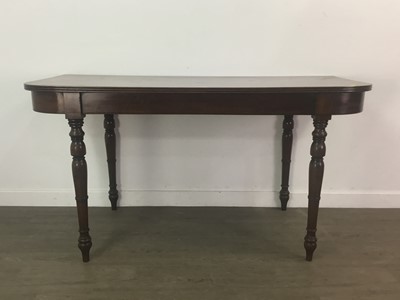 Lot 83 - A VICTORIAN MAHOGANY HALL TABLE