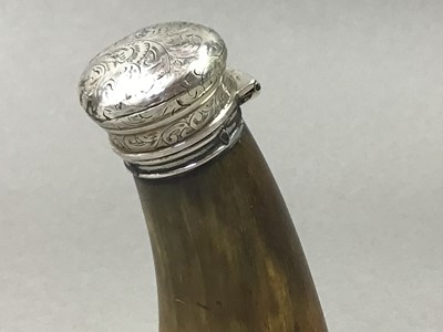 Lot 243 - A VICTORIAN HORN SNUFF MULL WITH SILVER TOP