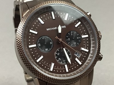 Lot 250 - A GENTLEMAN'S MICHAEL KORS WRIST WATCH