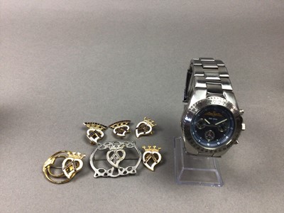 Lot 257 - ROYAL AIR FORCE COMMEMORATIVE WRIST WATCH AND A COLLECTION OF BADGES