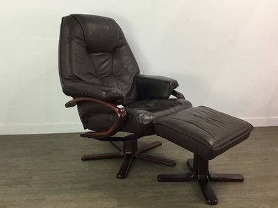 Lot 99 - A MODERN LEATHER CHAIR WITH STOOL