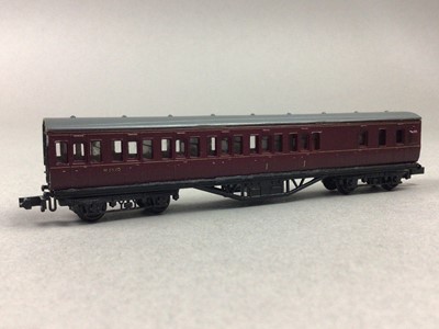 Lot 289 - A COLLECTION OF N-GAUGE MODEL RAILWAY