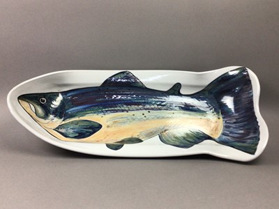 Lot 297 - A LARGE FISH PAINTED AND MOULDED PLATTER