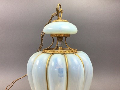 Lot 301 - A VINTAGE MURANO GLASS PENDANT LAMP