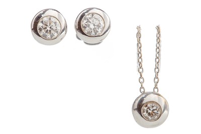 Lot 507 - DIAMOND PENDANT AND EARRING SET