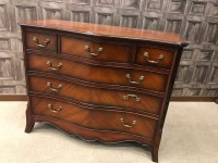 Lot 841 - MAHOGANY SERPENTINE-FRONTED CHEST OF GEORGE...
