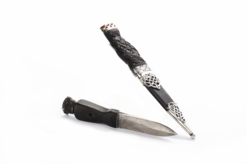 Lot 855 - MID-20TH CENTURY SILVER MOUNTED SKEAN DHU...