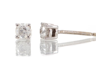 Lot 671 - PAIR OF DIAMOND STUD EARRINGS