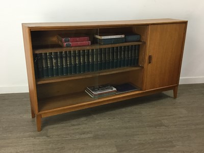 Lot 385 - A MID CENTURY TEAK BOOKCASE AND BOOKS