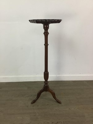 Lot 414 - A MAHOGANY PLANT STAND AND A FIRE SCREEN