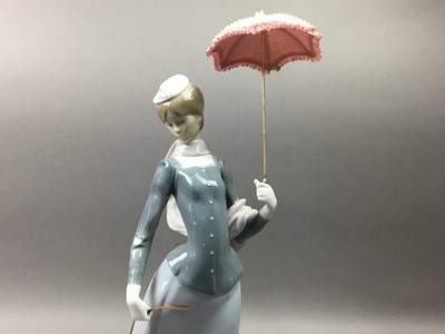 Lot 19 - LLADRO FIGURE