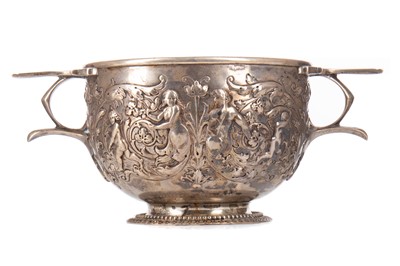 Lot 95 - EDWARDIAN SILVER PORRINGER