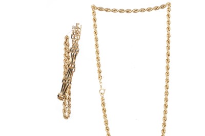 Lot 682 - GOLD NECKLACE