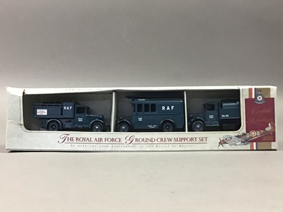 Lot 62 - COLLECTION OF MODEL VEHICLES