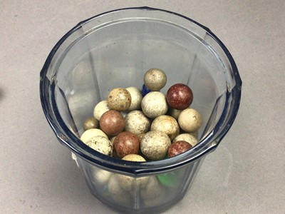 Lot 68 - GROUP OF VINTAGE MARBLES