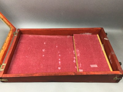 Lot 82 - DESKTOP DISPLAY CABINET