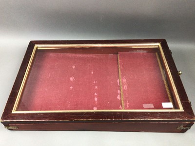 Lot 82 - DESKTOP DISPLAY CABINET