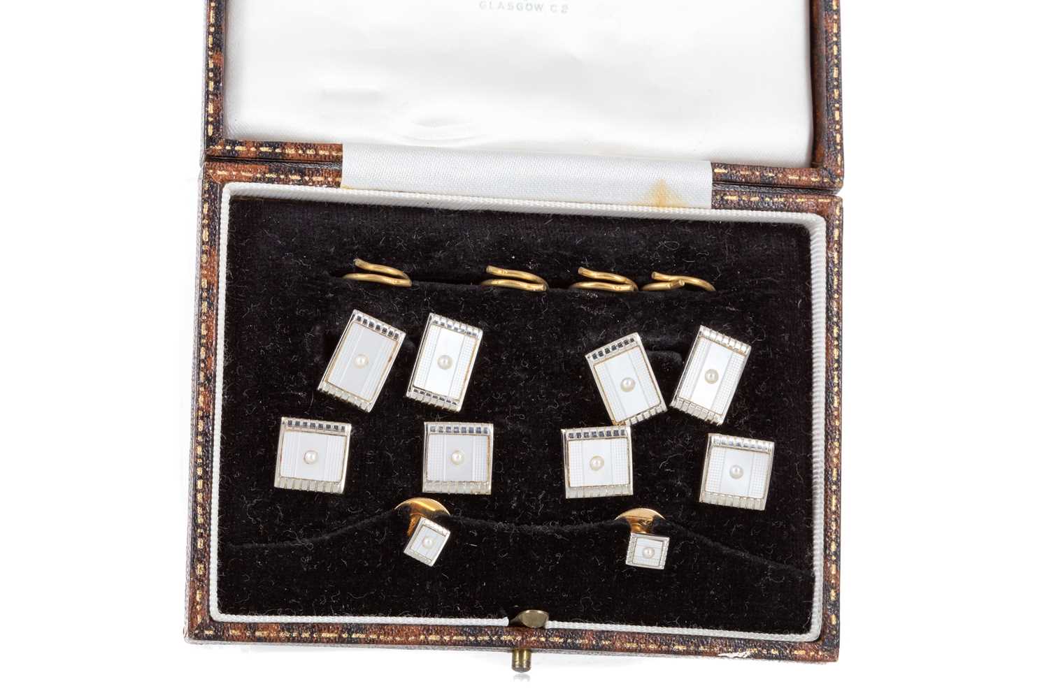 Lot 698 - BOXED SET OF STUDS AND CUFFLINKS