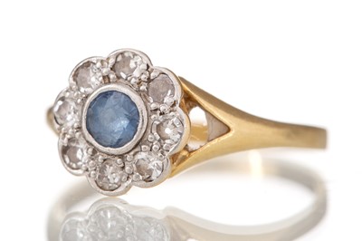 Lot 705 - SAPPHIRE AND DIAMOND RING