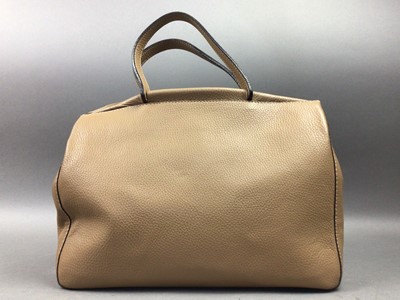 Lot 204 - RUSSELL & BROMLEY VINTAGE LEATHER BAG
