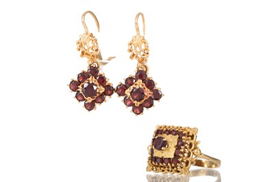 Lot 726 - PAIR OF GARNET EARRINGS AND A RING