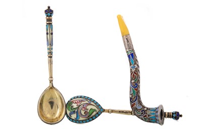 Lot 107 - RUSSIAN SILVER AND CLOISONNE ENAMEL CIGARETTE HOLDER