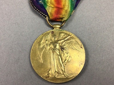 Lot 244 - GROUP OF WAR MEDALS