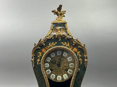 Lot 191 - A MODERN CLOCK