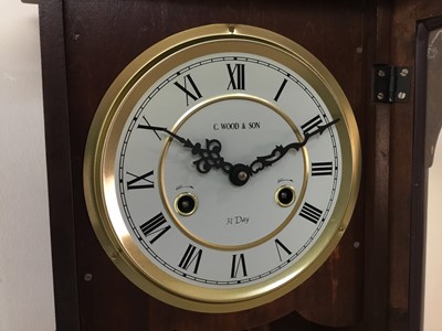 Lot 265 - MODERN WALL CLOCK