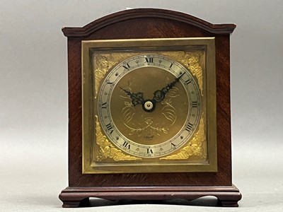 Lot 272 - MANTEL CLOCK