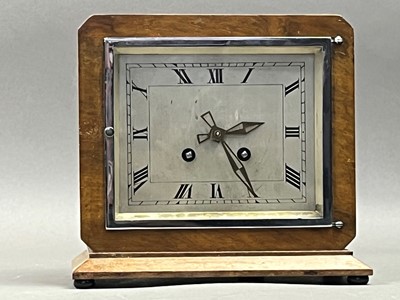 Lot 289 - MANTEL CLOCK