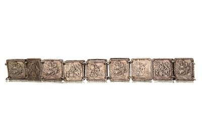 Lot 111 - EDWARDIAN SILVER BELT