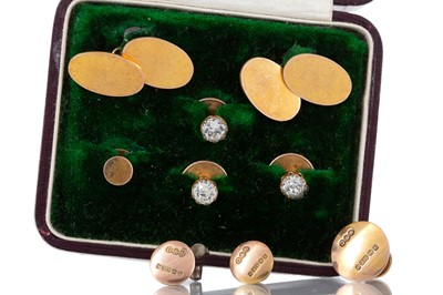 Lot 795 - PAIR OF GOLD CUFFLINKS AND A SET OF STUDS