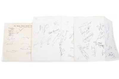Lot 1502 - DUNDEE UNITED, DUNDEE, DUNFERMLINE AND CLYDE FOOTBALLING SIGNATURES