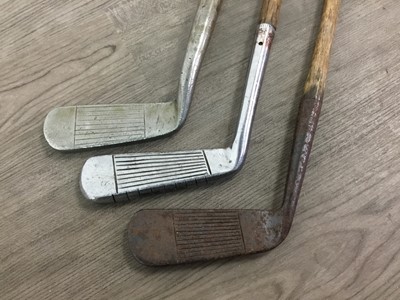 Lot 310 - GOLF CLUBS