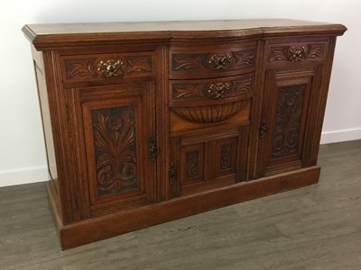 Lot 322 - SIDEBOARD